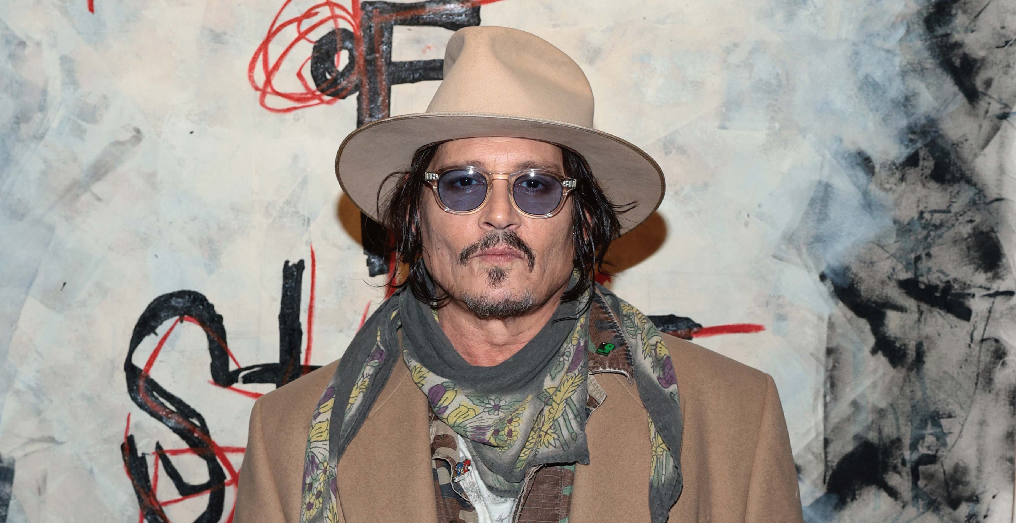 俳優ジョニー デップ氏のアート世界に没入！作品や創作スピリットを