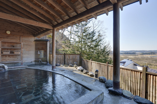 天然の薬湯、ラドン温泉の<br>アンチエイジング効果が<br>スキンケアに！
