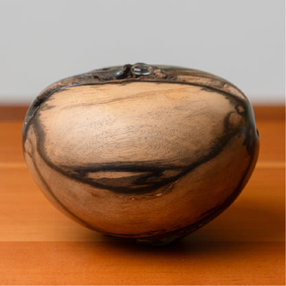木のしつらゑ<br>「BLACK PERSIMMON・黑柿」 <br>唐茄子の一輪挿し