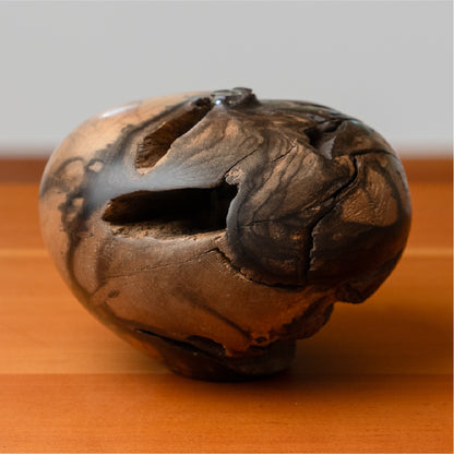 木のしつらゑ<br>「BLACK PERSIMMON・黑柿」 <br>唐茄子の一輪挿し